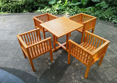 चीन पनरोक गार्डन टेबल और कुर्सियों, ठोस लकड़ी के गार्डन फर्नीचर स्थिर टिकाऊ आपूर्तिकर्ता
